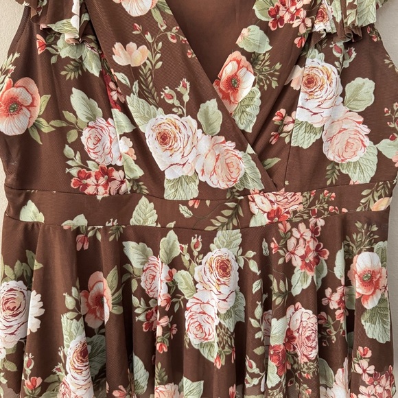 Torrid Brown Floral V-Neck Peplum Blouse Size 3/3X US - Picture 4 of 9